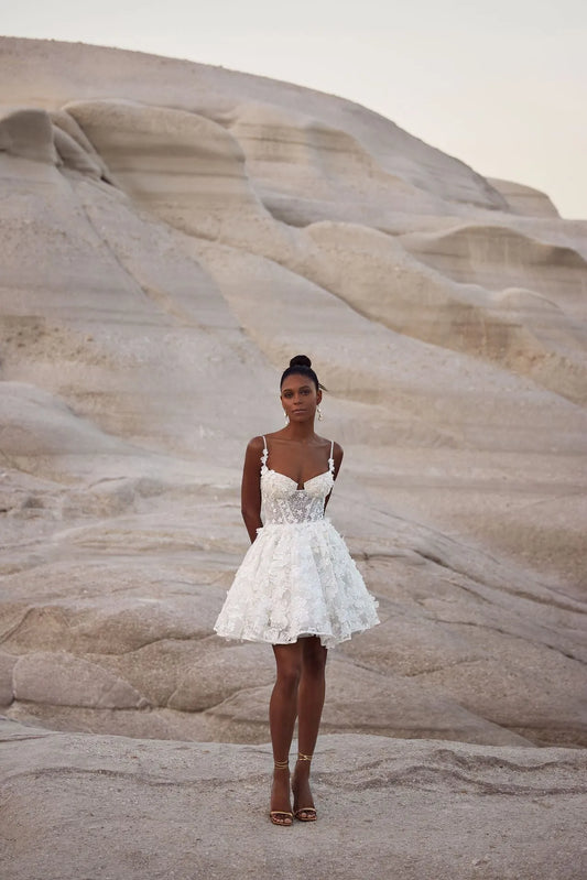 Short 3D Flowers Wedding Dress Spaghetti Straps Mini Appliques Lace Up A Line Dresses For Women Vestidos Para Mulhere Champagne