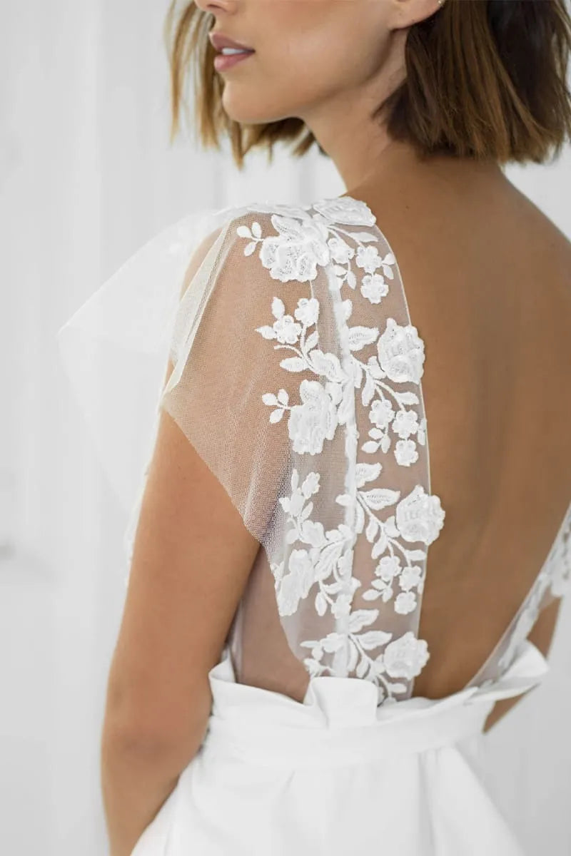 Elegant Short Wedding Dresses O-Neck Lace Open Back Batwing Sleeves Satin Tulle Sheath Bridal Gown Above Knee Vestidos De Noiva