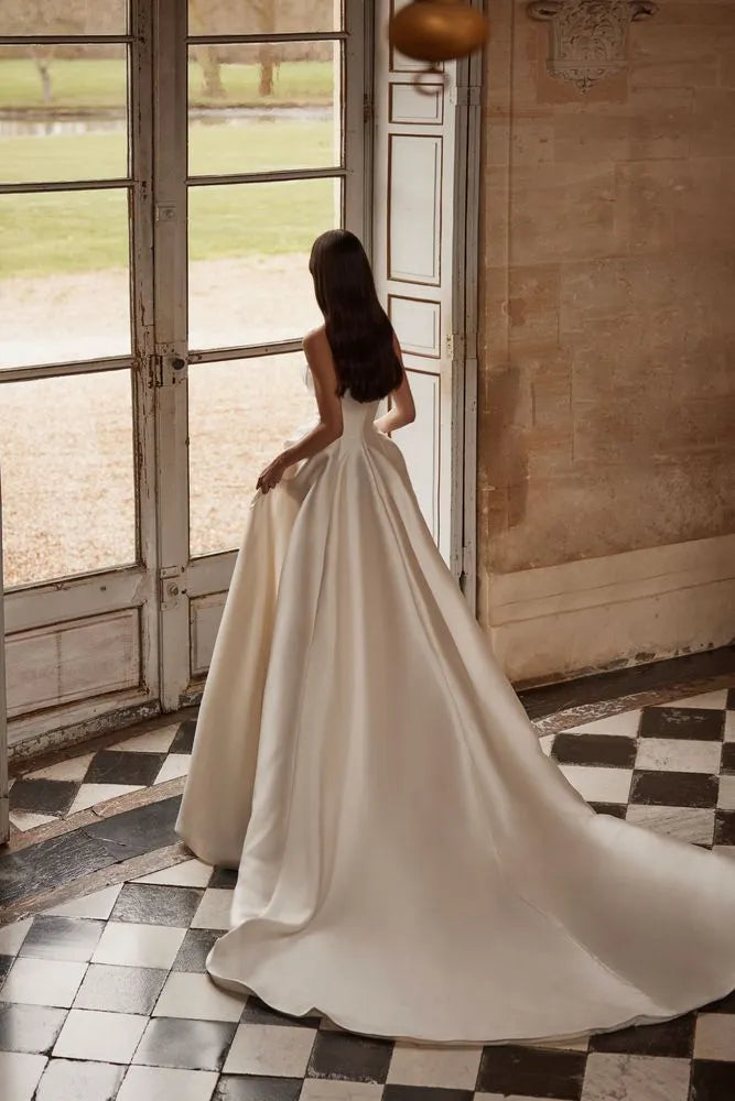 Sophisticated A-Line Wedding Gown Fashioned from Mikado Satin Bridal Gown Princess Wedding Dress Modern Court Train Bow Vestido De Novia Mermaid