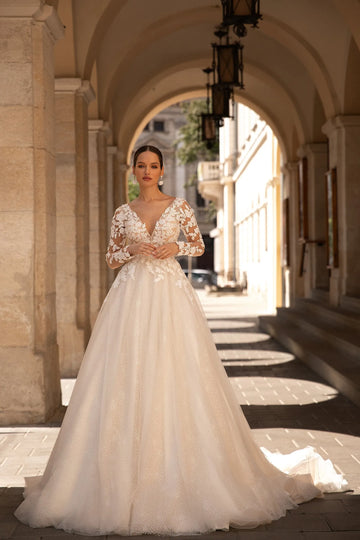 Boho Princess Wedding Dresses A Line Shiny Glitter Bride Dress V Neck Lace Appliques Wedding Gowns Ivory White