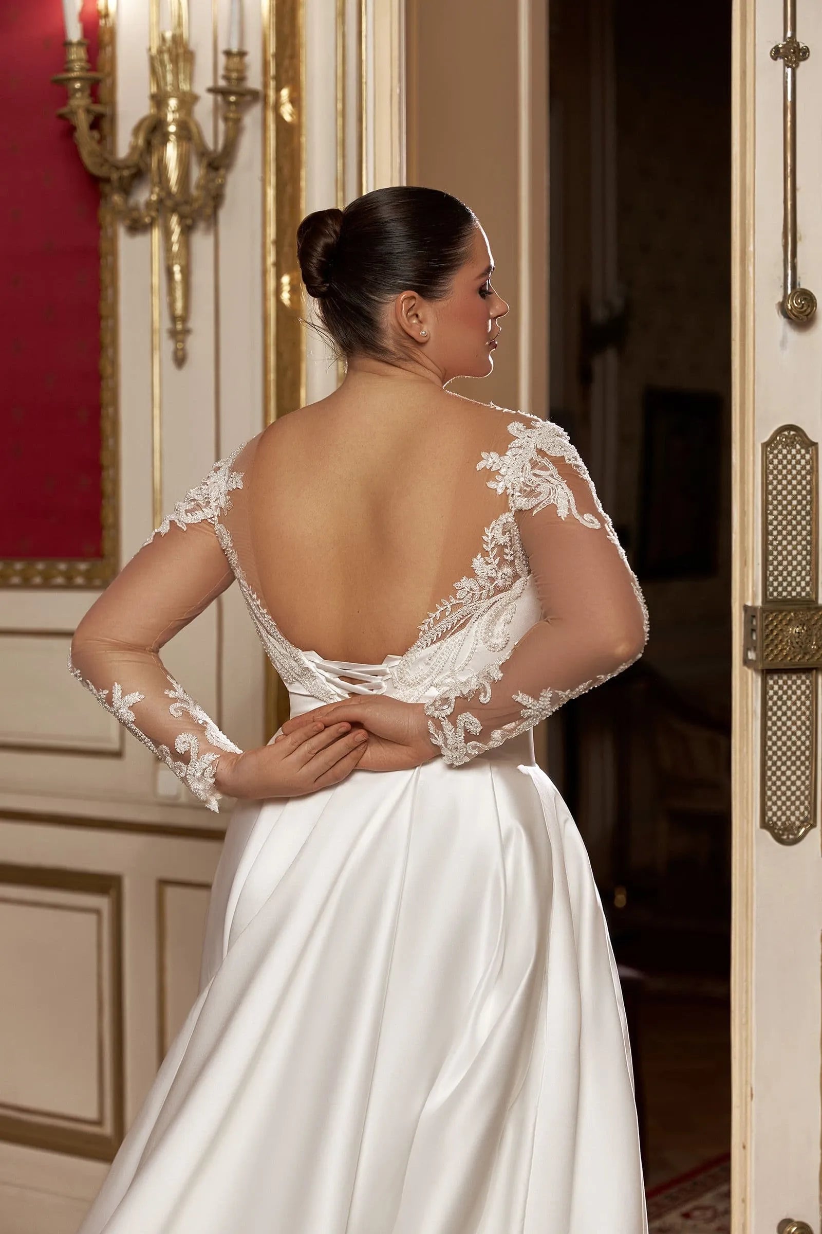 Elegant Satin Wedding Dresses Top Lace V Neck Bride Gown Backless Wedding Gown Vestido de novia