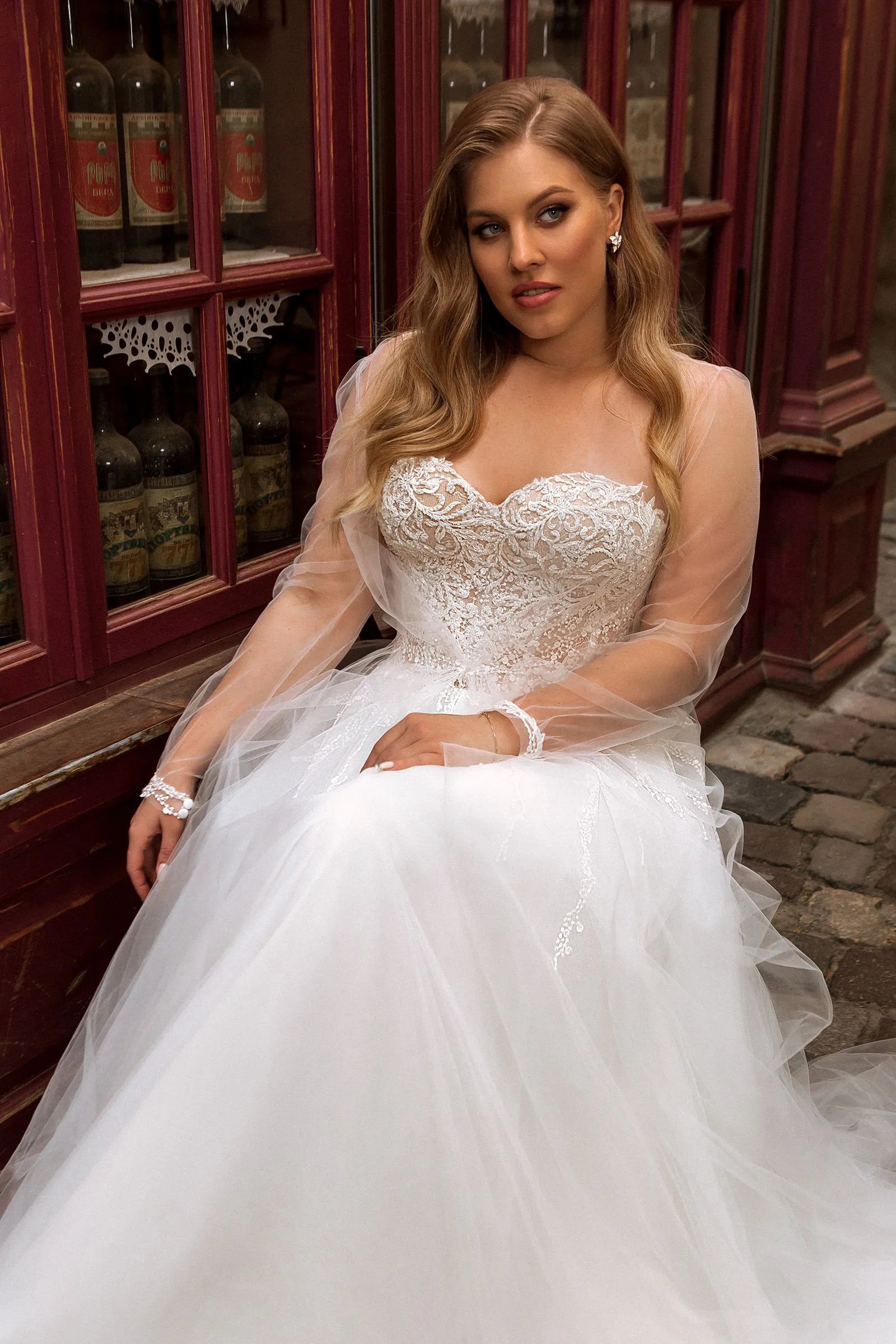 Charming Plus Size Wedding Dresses for Women New Court Train Strapless Bridal Gowns with Lace