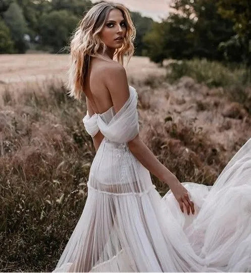 Boho Beach Wedding Dresses Off the shoulder Lace Appliqued Bridal Gowns Sleeveless Illusion Elegant Bohemian Ivory Dresses