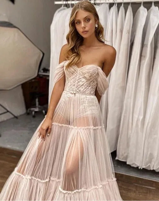 Boho Beach Wedding Dresses Off the shoulder Lace Appliqued Bridal Gowns Sleeveless Illusion Elegant Bohemian Ivory Dresses Custom Color