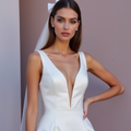 Modern White Mini Short Wedding Dress with a High Slit for a Trendy and Confident Bridal Look