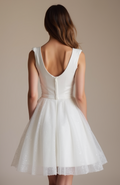 Elegant White Mini Short Wedding Dress with a Sculpted Bustier for a Sophisticated Look