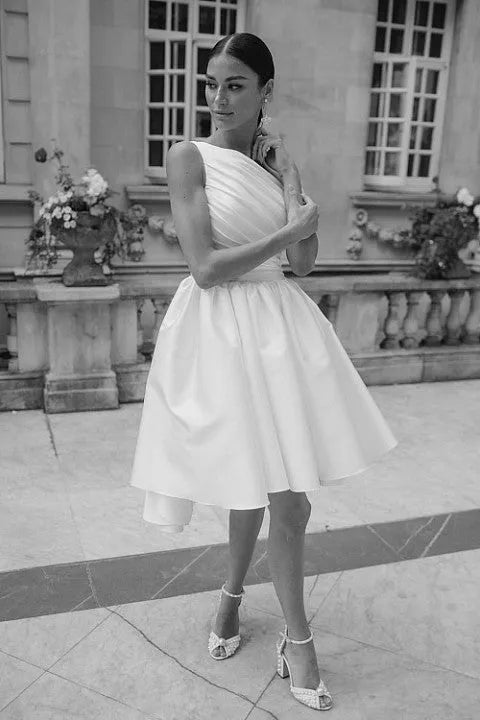 Simple White Satin One Shoulder Mini Wedding Dress Above Knee Back Button A-Line Sleeveless Pleats Vestidos De Novia