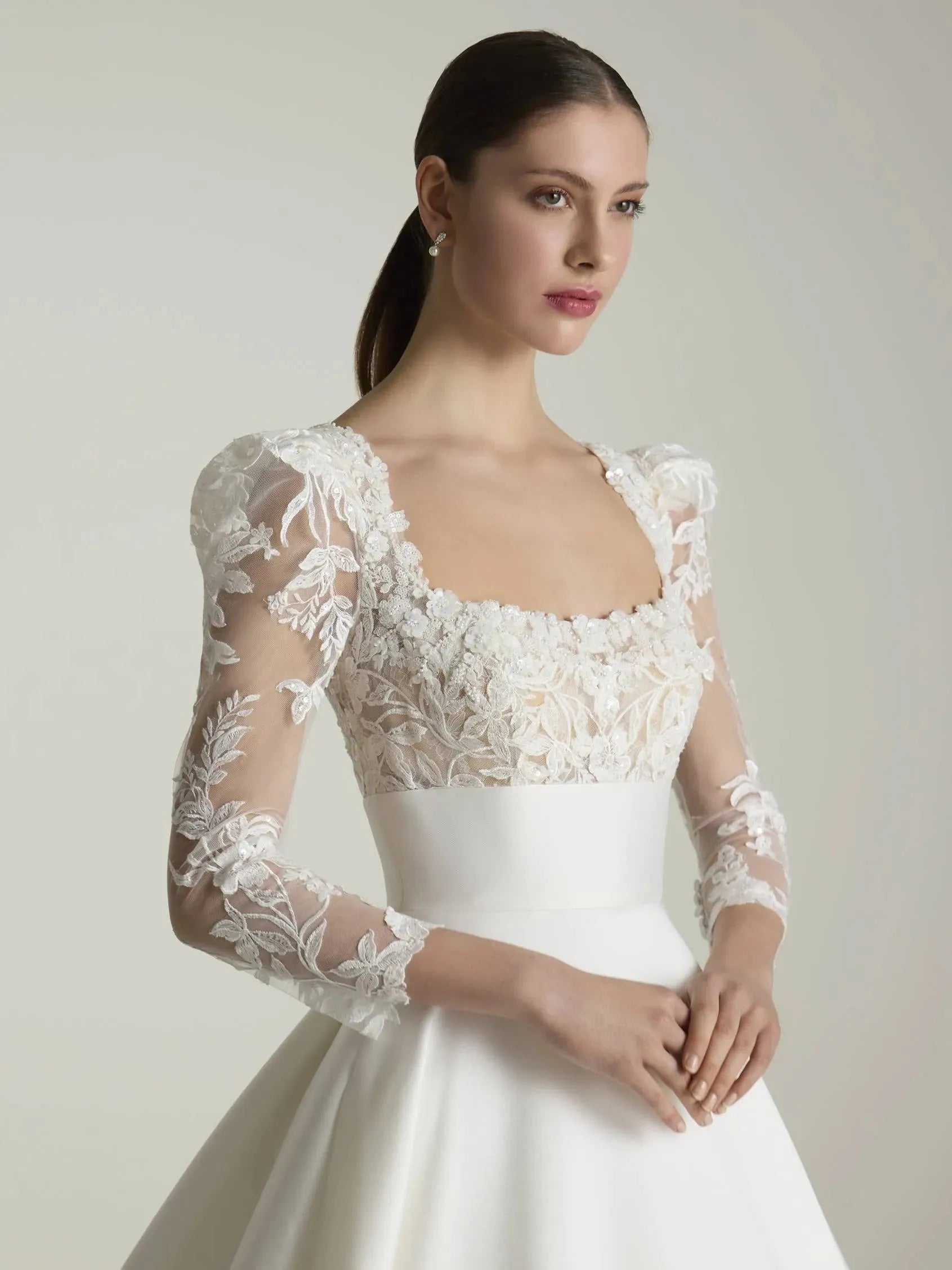 Ballgown Wedding Dress with Square Neckline Vestido De Novia Bow Satin Court Train Sleeves Bridal Gowns Modern Princess White Mermaid Satin