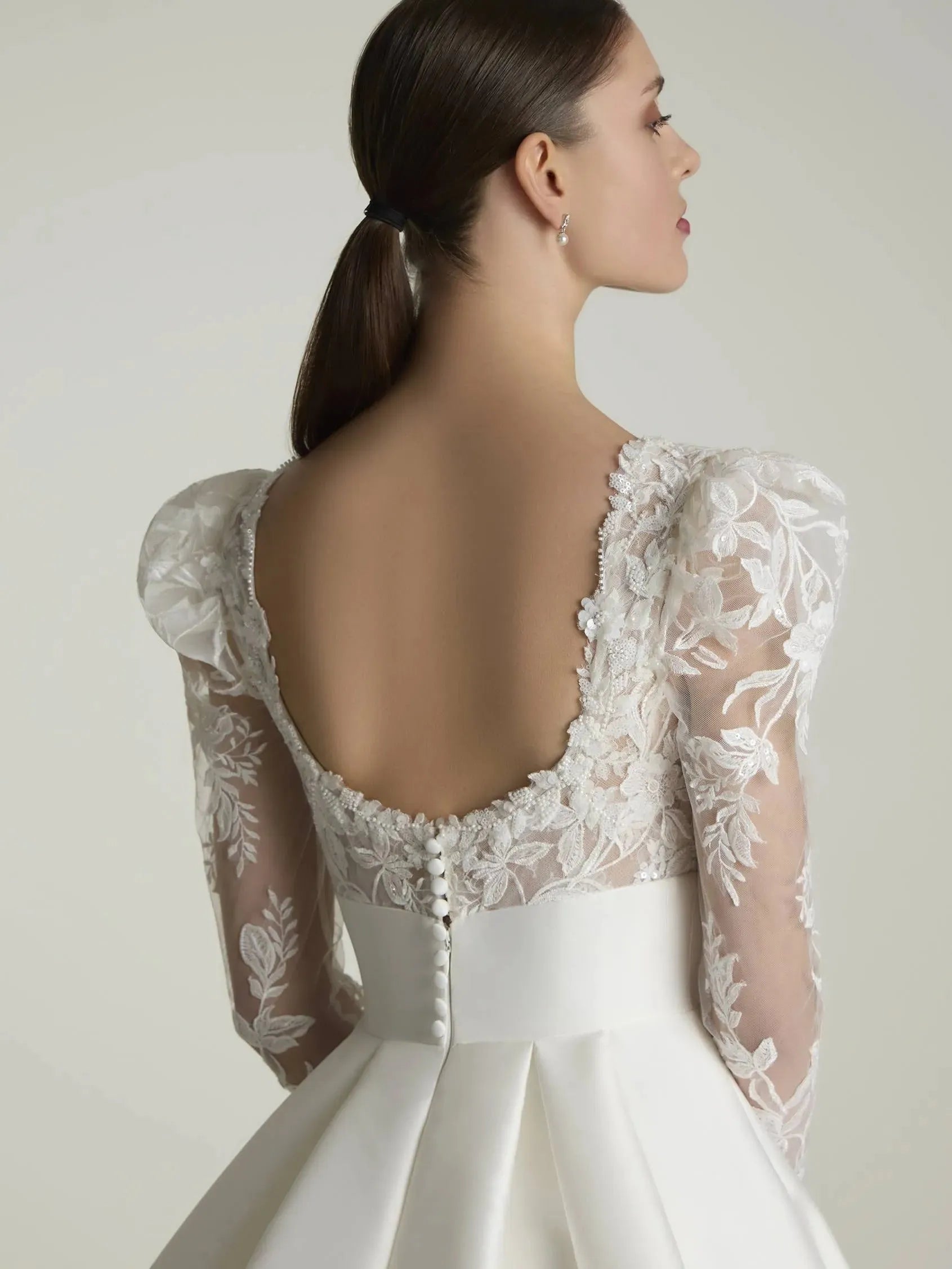 Ballgown Wedding Dress with Square Neckline Vestido De Novia Bow Satin Court Train Sleeves Bridal Gowns Modern Princess White Mermaid Satin
