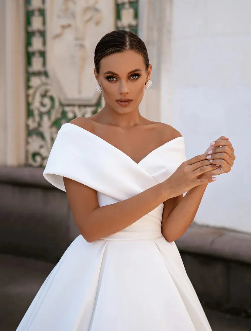 Simple Satin Wedding Dress V-Neck Off the Shoulder Short Sleeves Plus Size Bride Gowns Classic A-Line Floor Vestidos De Novia