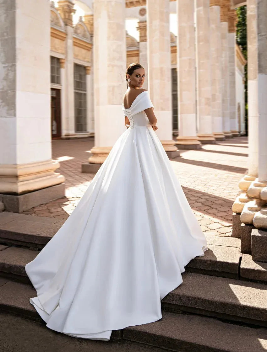 Simple Satin Wedding Dress V-Neck Off the Shoulder Short Sleeves Plus Size Bride Gowns Classic A-Line Floor Vestidos De Novia
