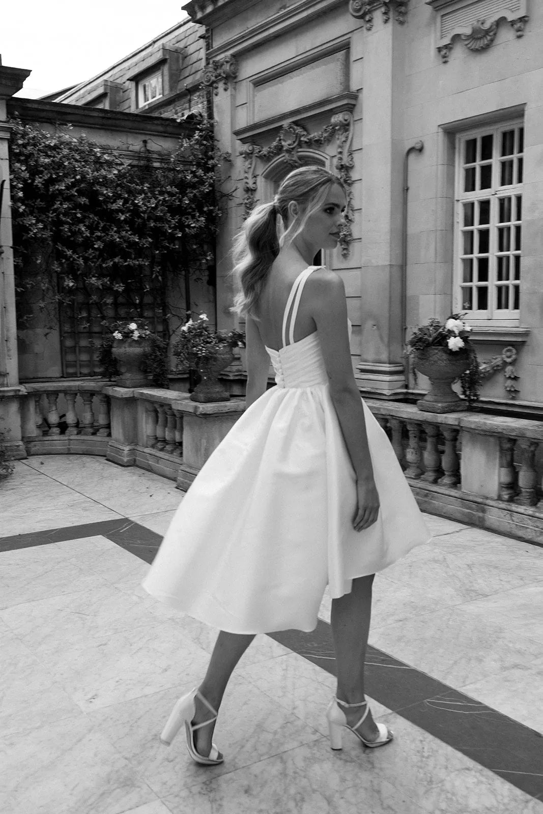 Simple White Satin One Shoulder Mini Wedding Dress Above Knee Back Button A-Line Sleeveless Pleats Vestidos De Novia