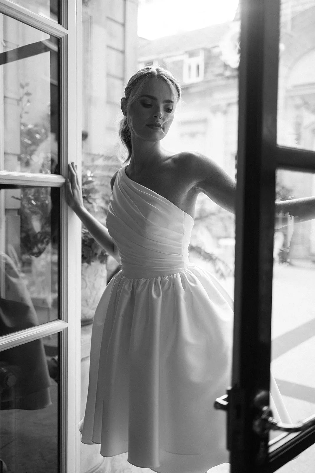 Simple White Satin One Shoulder Mini Wedding Dress Above Knee Back Button A-Line Sleeveless Pleats Vestidos De Novia
