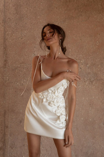 Spaghetti Straps Short Mini A Line Wedding Second Dress 3D Flowers Satin Backless Sleeveless Bridal Gown Custom Made Champagne