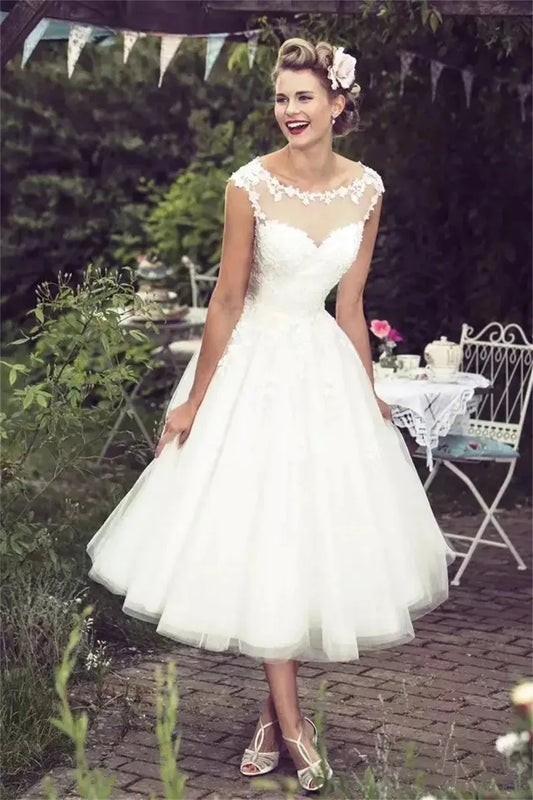 Vintage Lace Short Wedding Dress Tea-Length Sheer Back Cap Sleeves Plus Size Elegant Garden Wedding Bridal Gowns