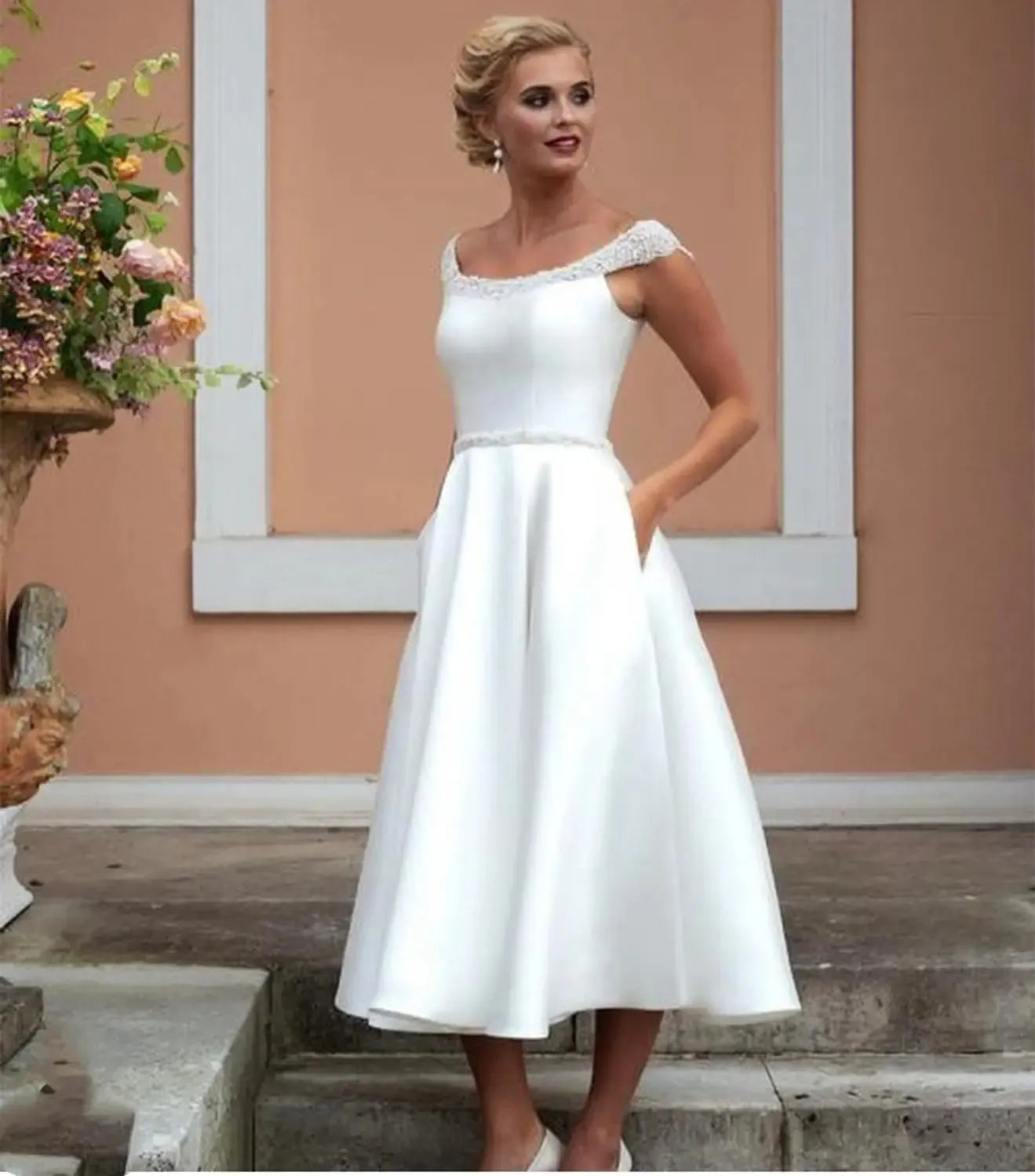 Simple Satin Short Wedding Dresses Knee Length With Crystal Beading Bridal Gowns With Pocket Elegant Scalloped Cap Sleeve