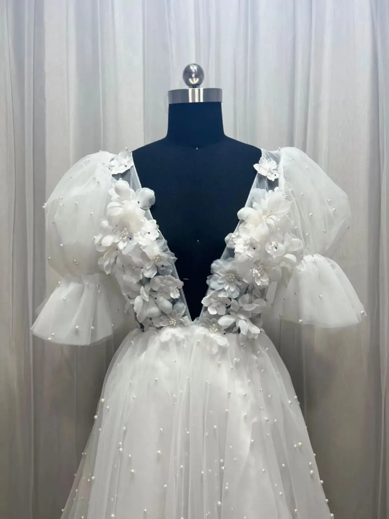 Short Wedding Dresses Plunging V-Neck Half Sleeves Pearls Flowers Mini Bride Dresses Sexy Backless Illusion Formal Wedding Gowns