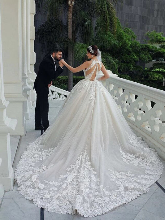 Exquisite White Tulle Ball Gown Wedding Dress Halter Neckline Lace Appliques Beaded Sleeveless Bridal Gowns Princess Puffy Sheer