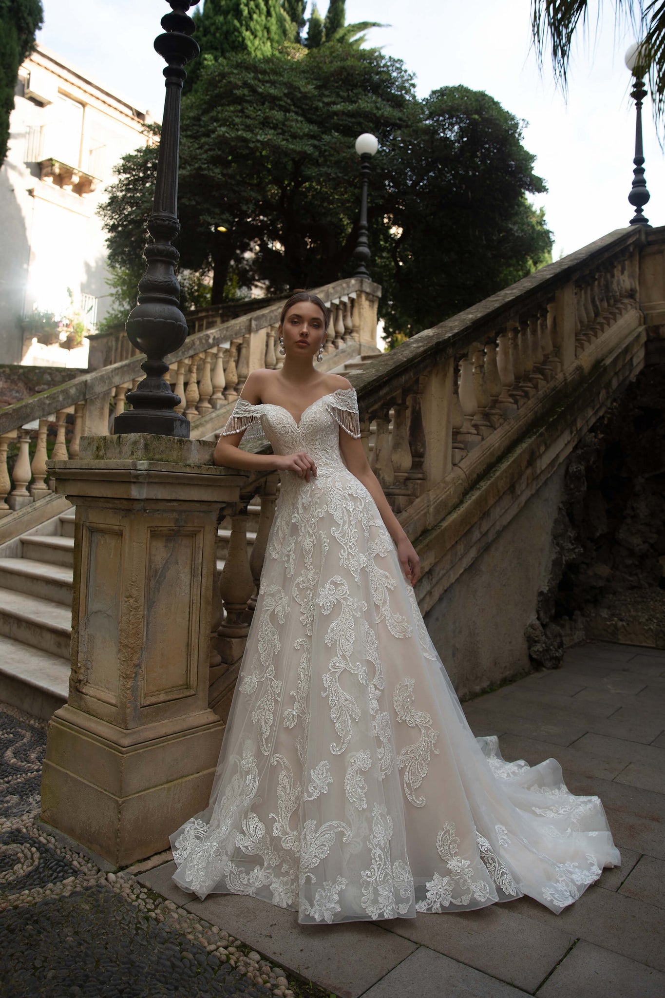 Vestidos de princesse exquis de novia hors de l'épaule dentelle robes de mariée appliques vestido de noiva