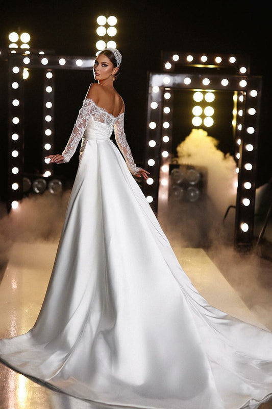 Verlieben Sie sich Kleid mit kundenspezifischem Hochzeitskleid für Frauen außerhalb der Schulterspitzen-Applikationen Langarmer Meerjungfrau Satin Brautkleid