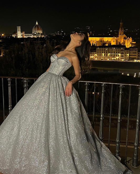 Lorie Sliver Shiny Shiny Glitter Wedding Dresses A Line senza spalline Drenpe Boho Bride Long Train Vestidos de Nolia Wedding Gowns