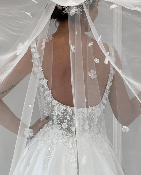 Bonito vestido de novia con cuello en V y perlas florales, vestido de novia con tirantes finos y flores, vestidos de novia de satén con abertura lateral, vestidos de boda sin espalda