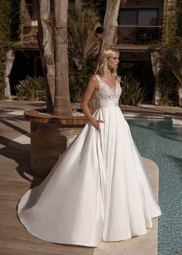 Soft Satin A-line Wedding Dresses Insertable Pocket V-Neck Sleeveless brautkleider glitzer Floor Length Custom Made