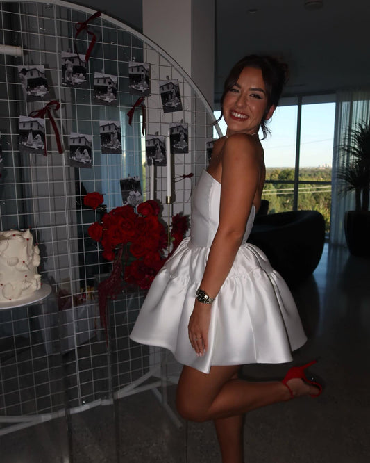 Marrilee korte vlek geplooid a-line strapless avondjurk eenvoudige mini boven knie mouwloze backless prom party jurken vestidos