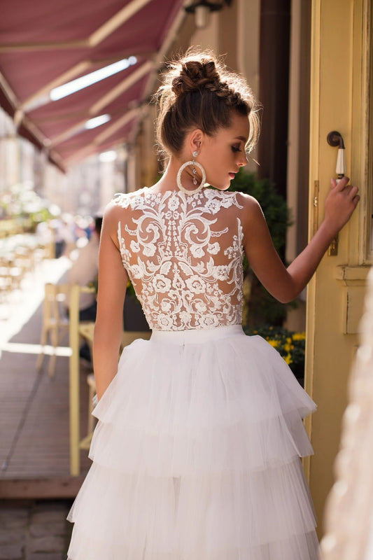 Sommer Hochzeitskleid Spitzen Applikationen ärmellose A-Line Tüll-Stufe mit mittlerer Kälte kurzes Kleid Brautkleid Boho Robe de Mariéee