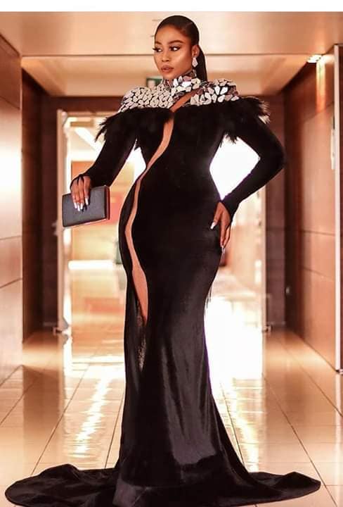 Long Sleeve Mermaid Celebrity Dress Crystal Feather Velvet Red Carpet Dresses High Neck AMVCA Evening Gowns