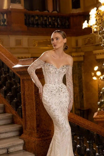 Elegant Mermaid Wedding Dress with Long Sleeves, Sweetheart Neckline, and Sequined Embellishments