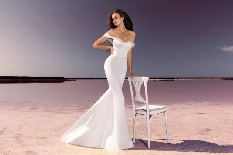 Stunning Mermaid Bride's Dress with Off-the-Shoulder Sleeves and Off-Shoulder Neckline, Designed with a Flattering Natural Waistline for a Sophisticated Bridal Look