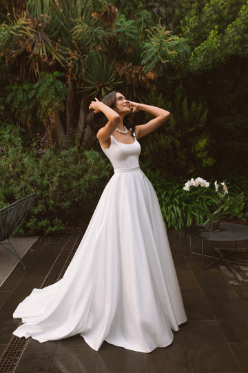 Sol simples gola quadrada vestido de casamento de cetim com cinto elegante back up cintas de espaguete a linha vestido de noiva robe de mariee