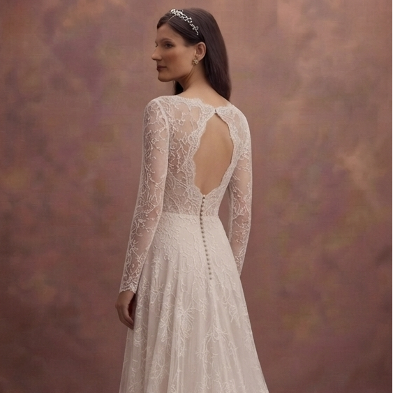 Chantilly Lace Bridal Gowns with Delicate Beauty