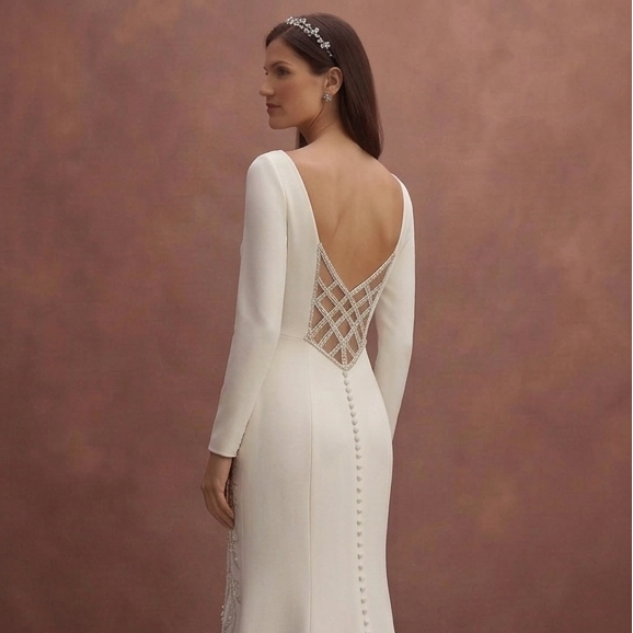 Crepe Sheath Wedding Dresses with Chic Simplicity