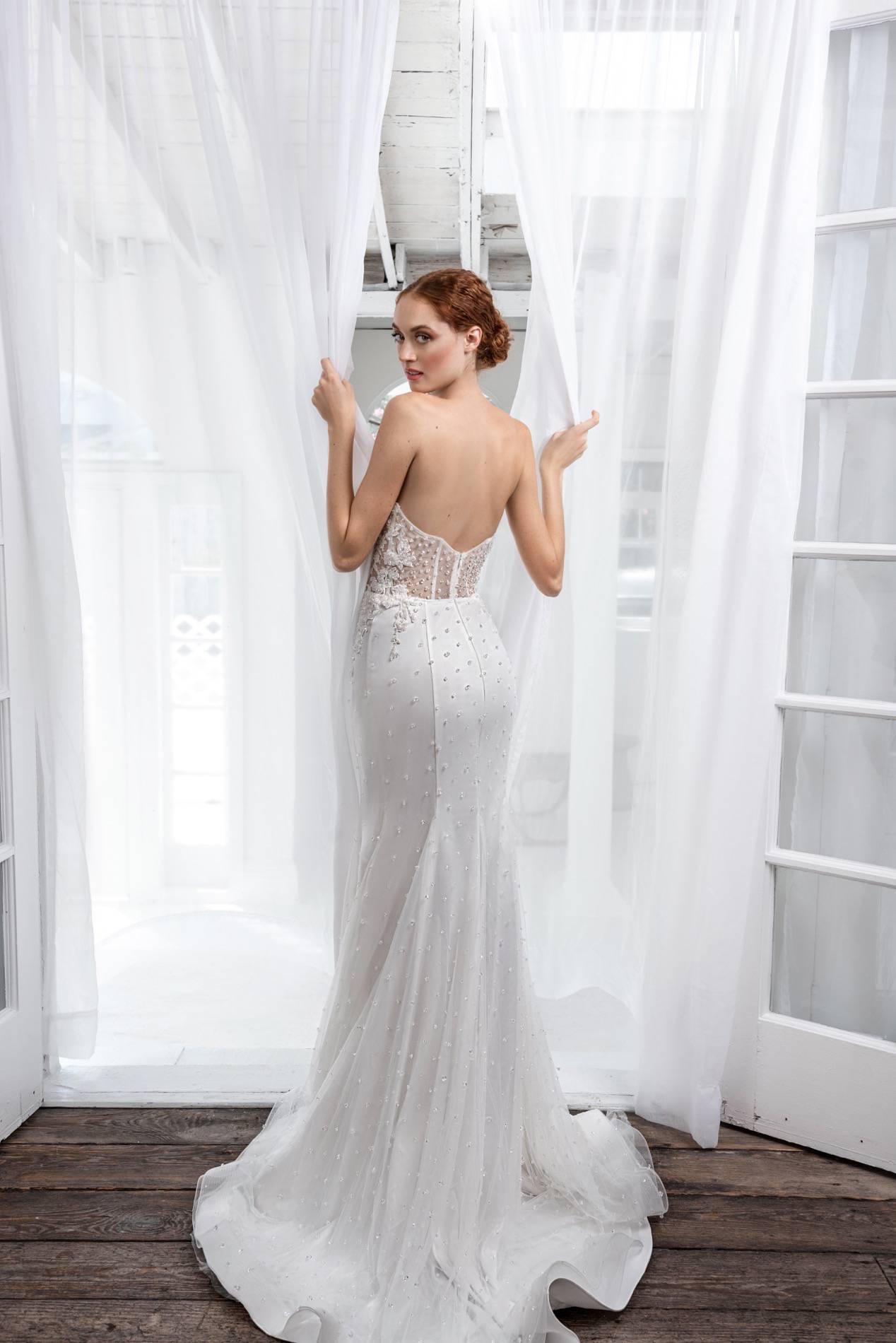 Strapless Mermaid Wedding Dress with Sweetheart Neckline & Flattering Natural Waistline