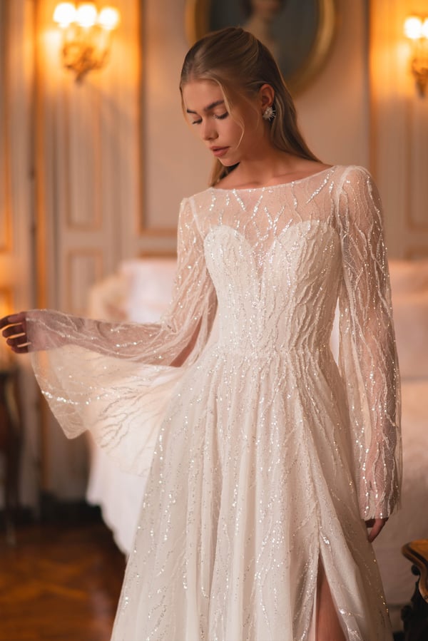 Luxury Shiny Lace O Neck A Line Wedding Dress Long Sleeves Zipper Back High Side Slit Court Train Bridal Gown