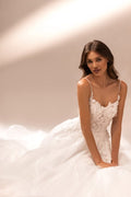 Stunning A-Line Wedding Dress For Women Tulle Sweetheart Spaghetti Strap Lace Appliques Bridal Gowns