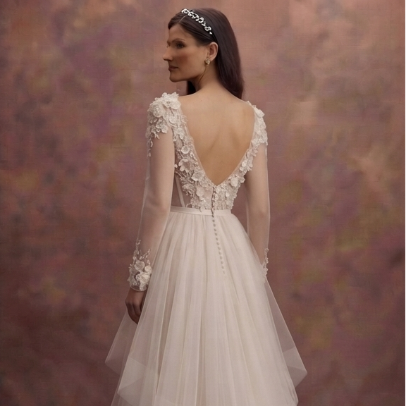Floral Appliqué Tulle Wedding Dresses with Soft Layers