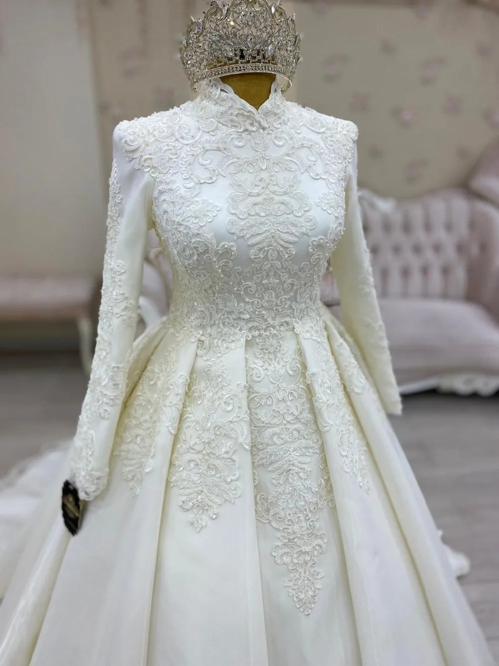 Customized Lace Appliques Muslim Wedding Dresses 2025 Long Sleeve High Neck Tulle Satin Wedding Bridal Gowns Robe De Mariage