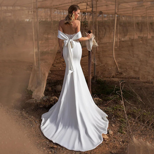 Elegant sjöjungfru älskling bröllopsklänningar vita kvinnor spets applikation från axel satin brud klänning vestidos de novia