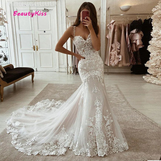 Ivory Mermaid Wedding Dresses Lace Appliques Tulle Bridal Gowns with Court Train Sweetheart Straps Vintage Wedding Gowns