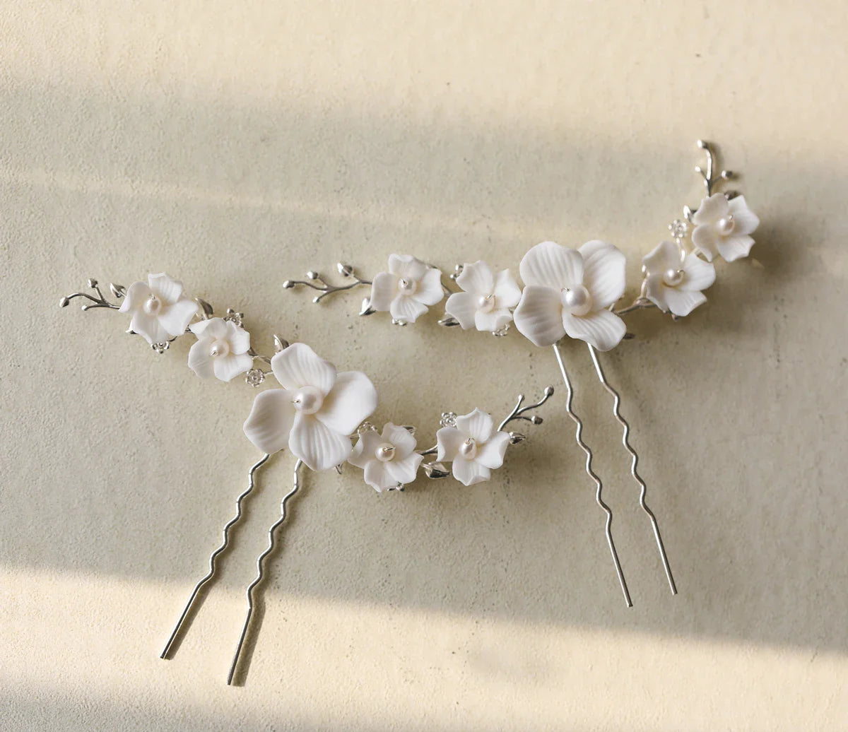 Bridal Jewelry Porcelain White Flower Hair Clips Pins Pearl Head Pieces For Brides Bridesmaids Party Hairpin Wedding Accessories
