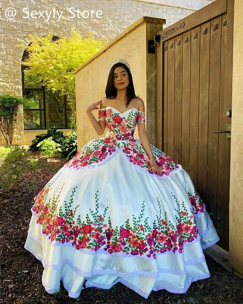 Vintage White Black Quinceanera Dresses Charro Mexcian Girls Floral Applique Tiered Off Shoulder Birthday Sixteen Customized