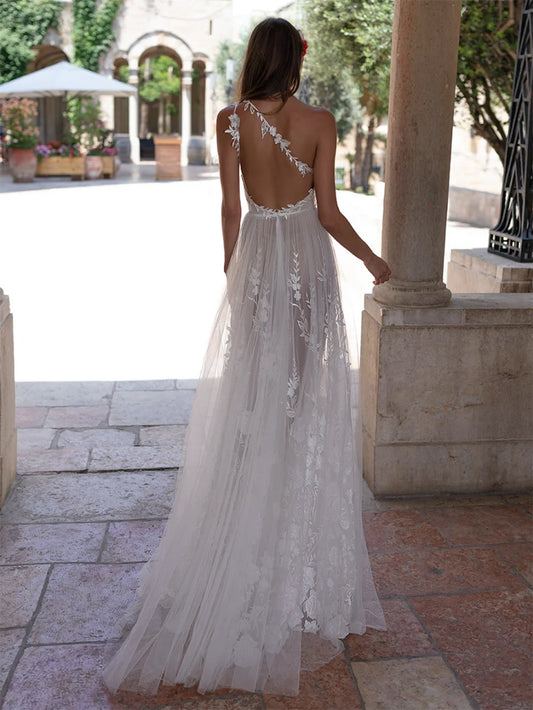Beach illusion Wedding Dress One Shoulder Slit Lace Tulle Bridal Gowns Floor Length Open Leg Backless Sexy Transparent