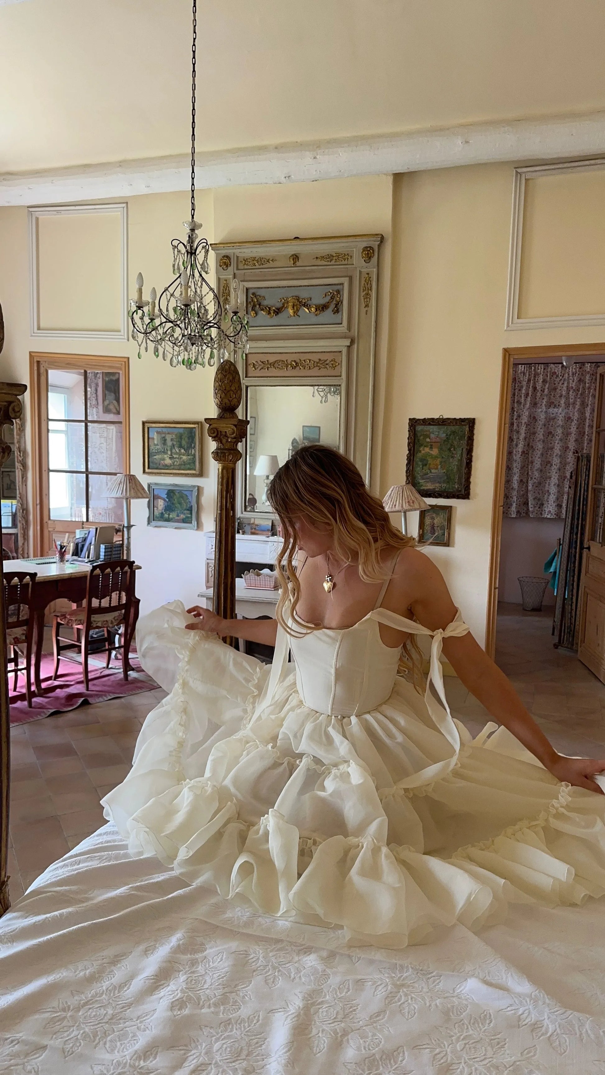 Creamy Organza Prom Dresses Off The Shoulder With Bow Tiered