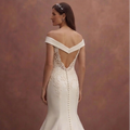 Ivory Mermaid Wedding Dress with Off-Shoulder Neckline