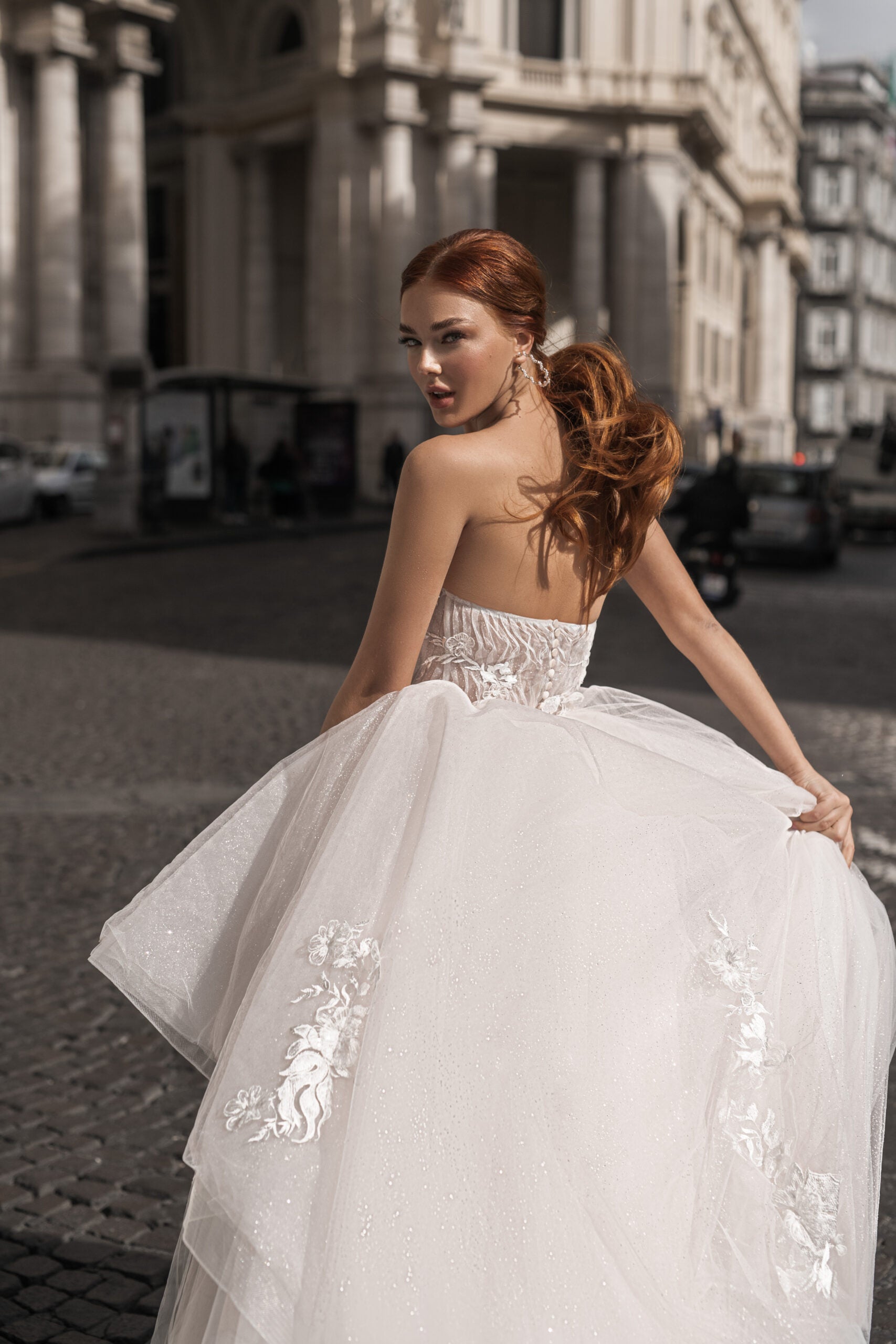 Trendy Ruffles Wedding Dress Sweetheart Backless Lace Appliques A-line Vestidos De Novia