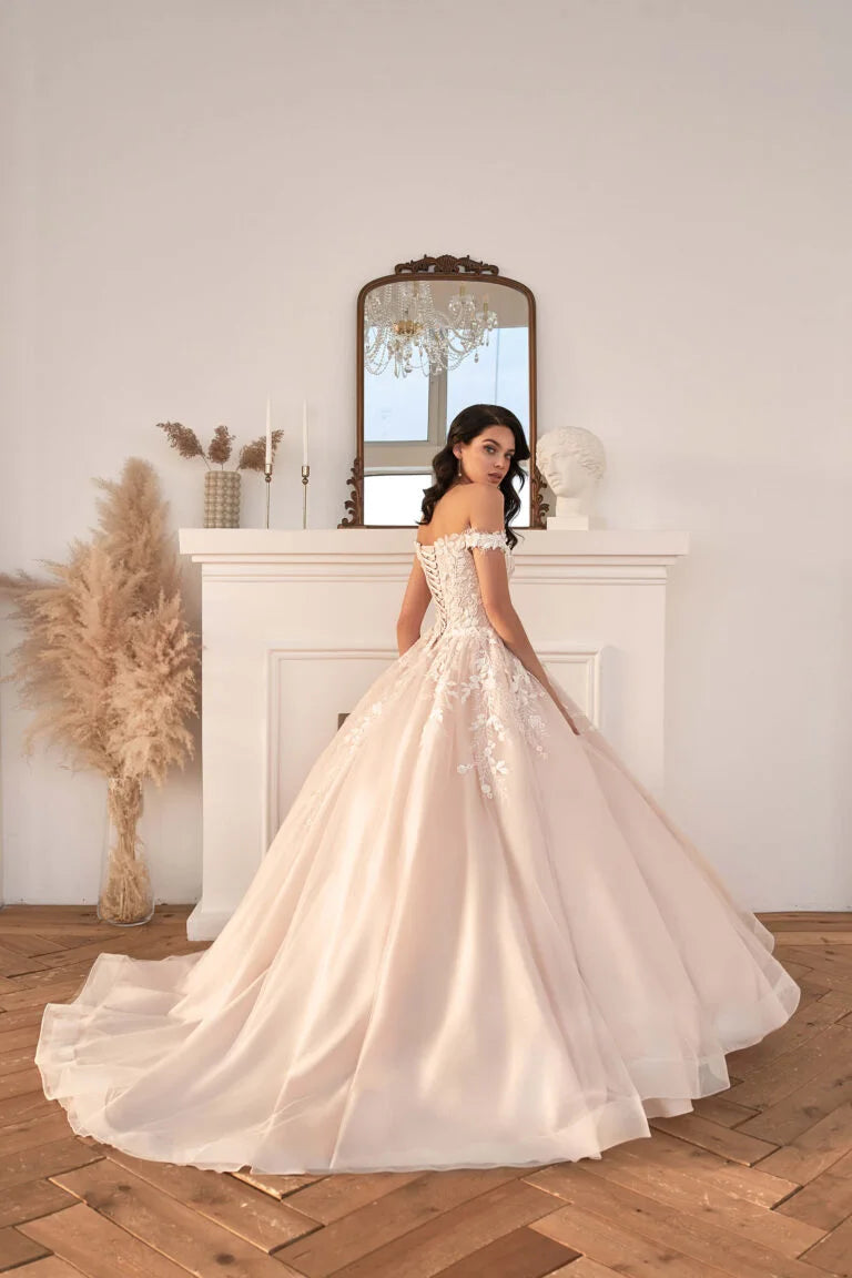 Ball Gown Wedding Dresses Charming Off The Shoulder V Neck Applique Back Lace-up Vestido De Noiva Bride Bridal