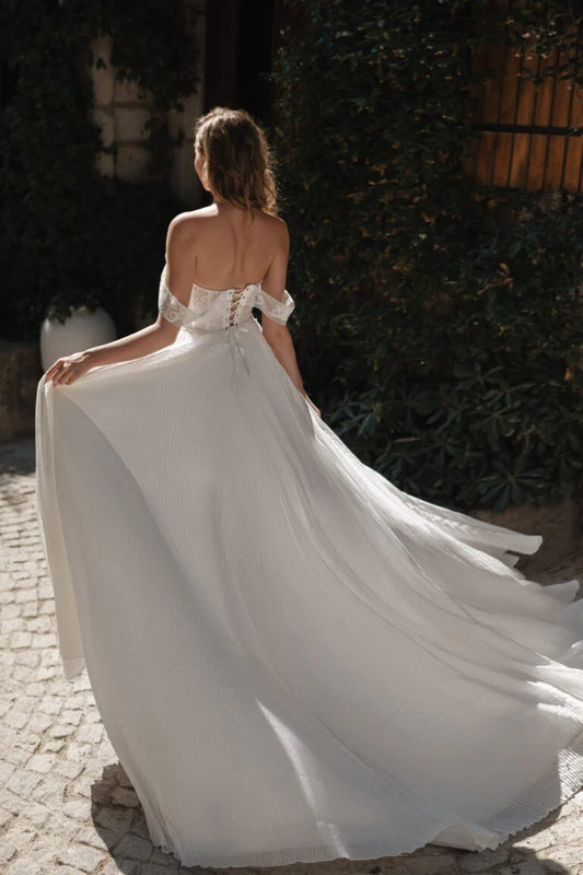 Beach A-Line Bridal Dress with Off-the-Shoulder Sleeves and Natural Waistline